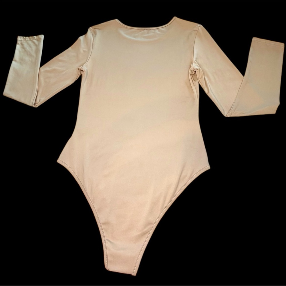 Women’s Nude Colored Body Suit Long Sleeve Sz Medium